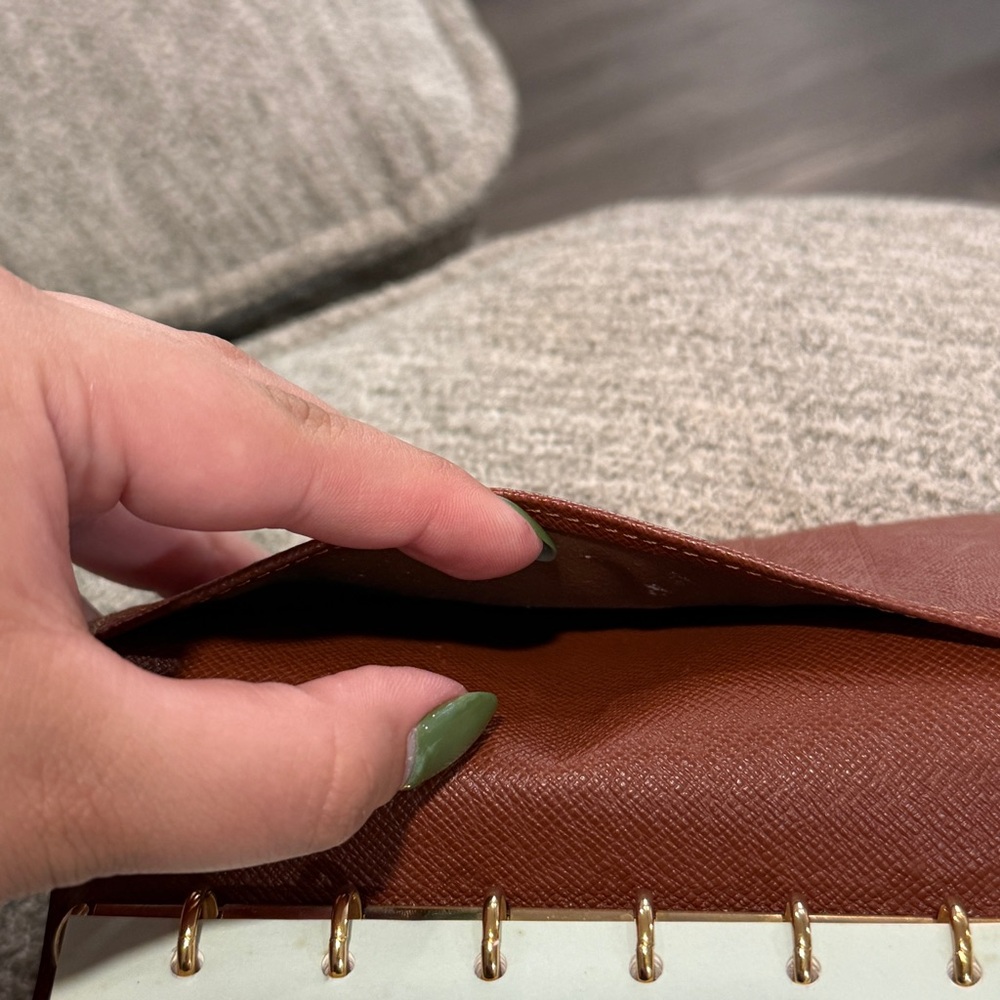 Louis Vuitton Monogram Agenda - Picture 8 of 11